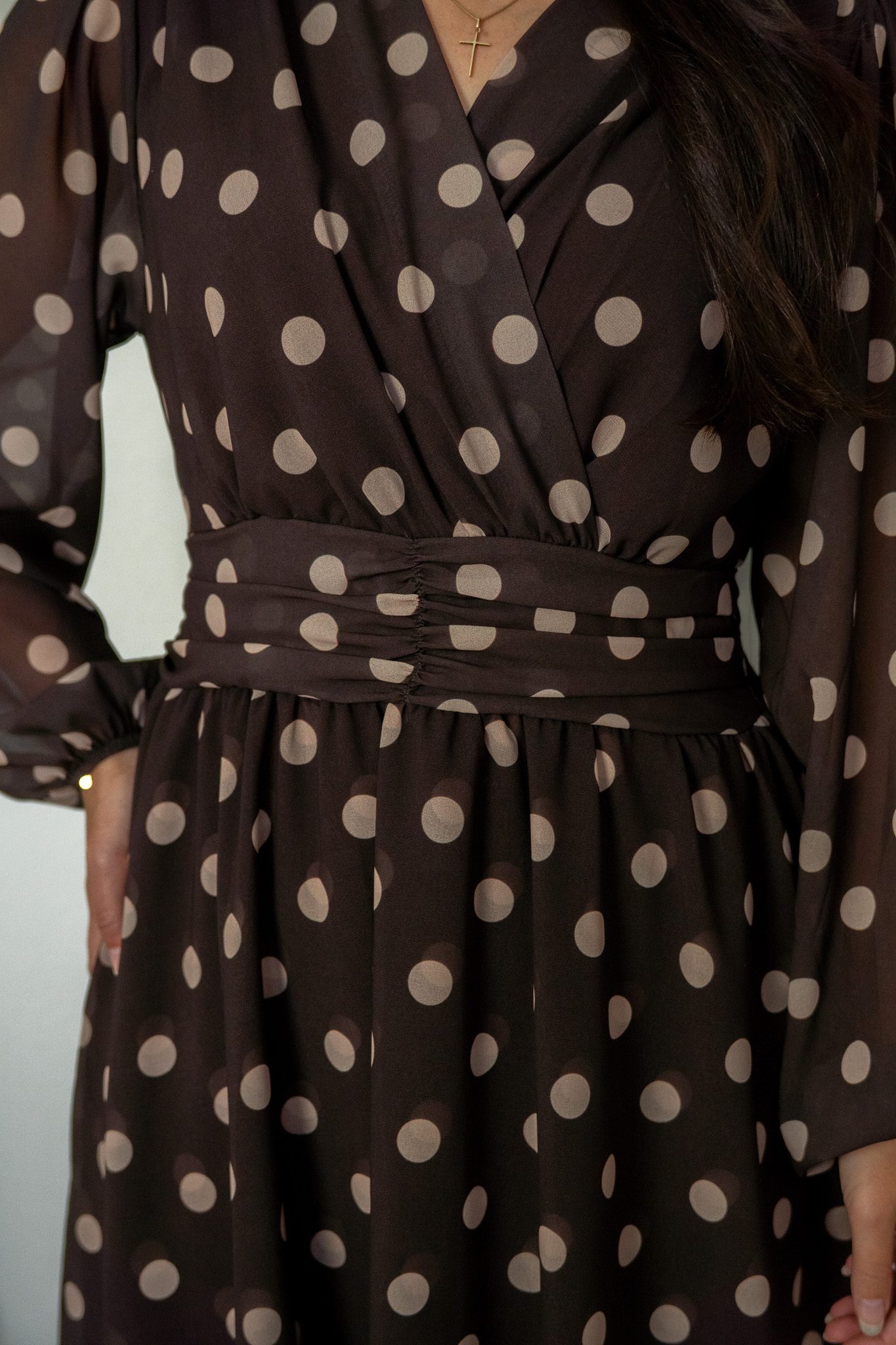 Shanna Jurk Bruin met Stippen