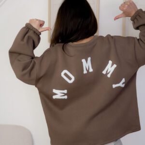 Becka Mommy Trui Bruin